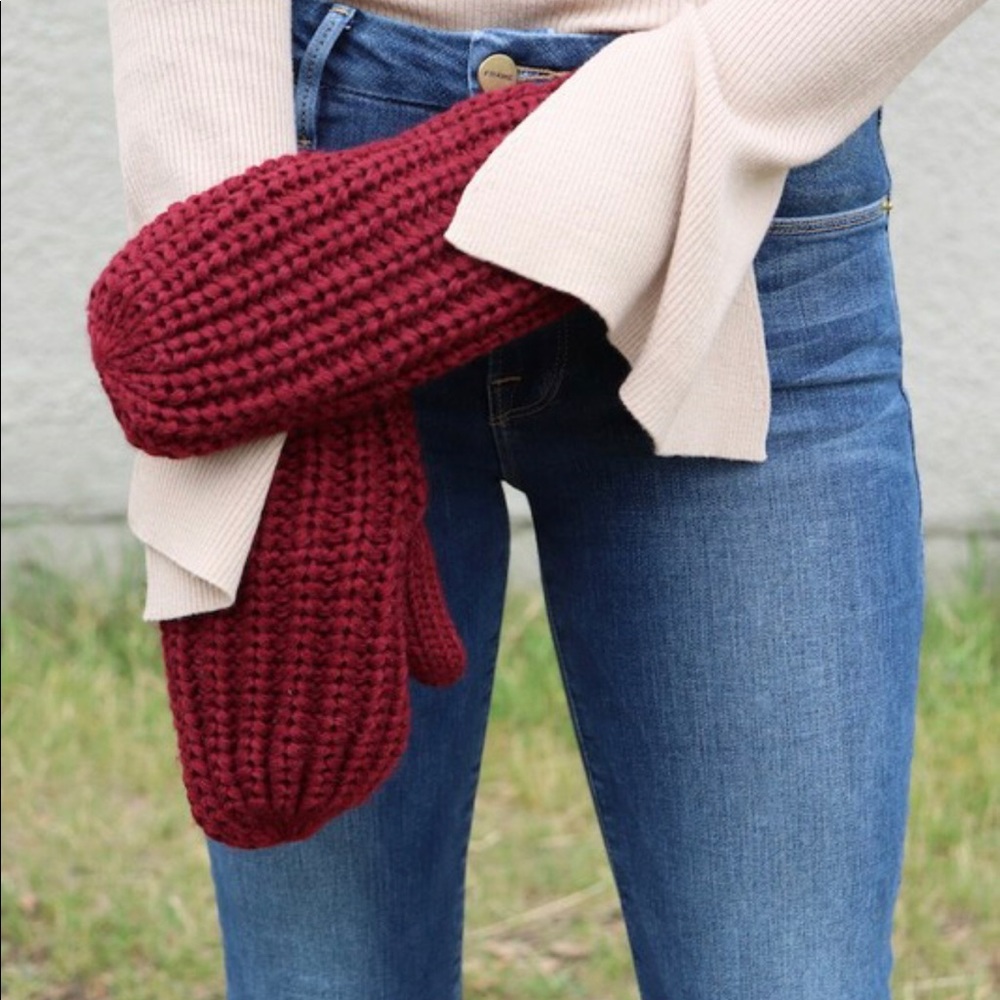 New Women’s Burgundy Panache Mittens Lined